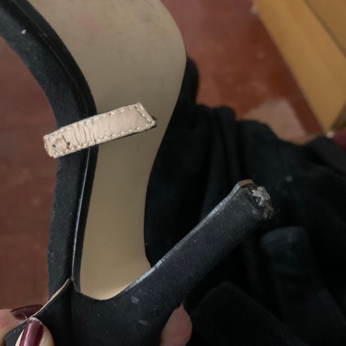 Sandales portées et abimes - photo numéro 4