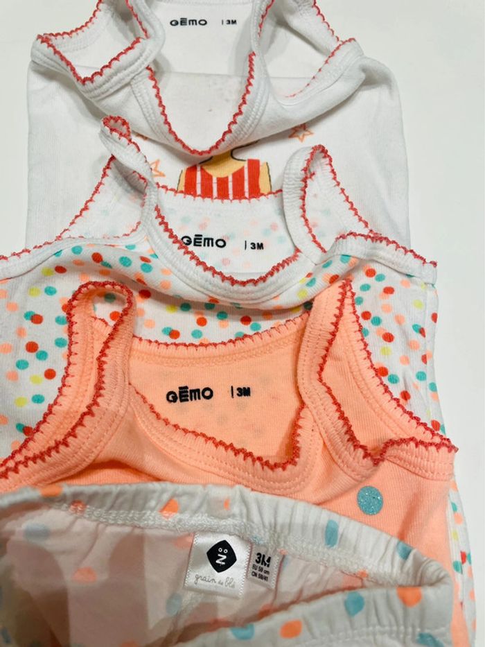 Lot bodies été + 1 short 3 mois - photo numéro 3