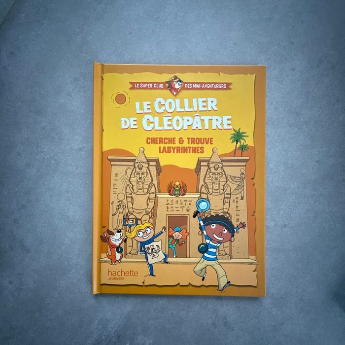 Livre « le collier de Cléopâtre  » Hachette jeunesse