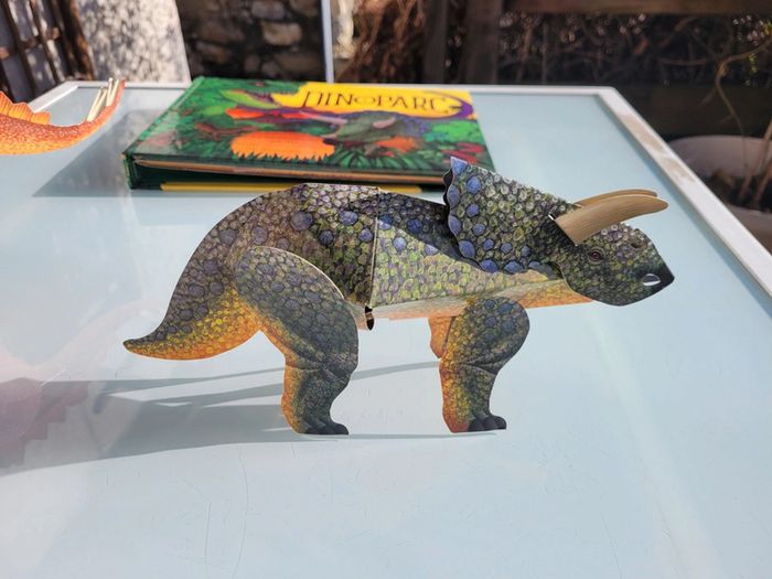 Magnifique livre animé Seuil Jeunesse Dinoparc, la préhistoire en 3D + modèles reduits dinosaures 53 - photo numéro 16