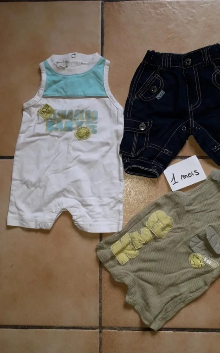 Lot 4 vêtements 1 mois garçon - photo numéro 2