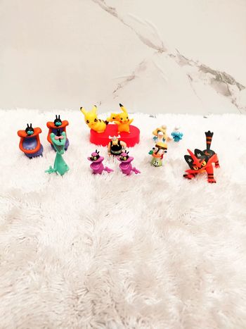 Lot de 12 figurines divers