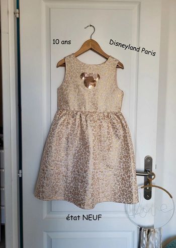 Robe 👗 sequins Disneyland Paris Minnie 10 ans comme neuve