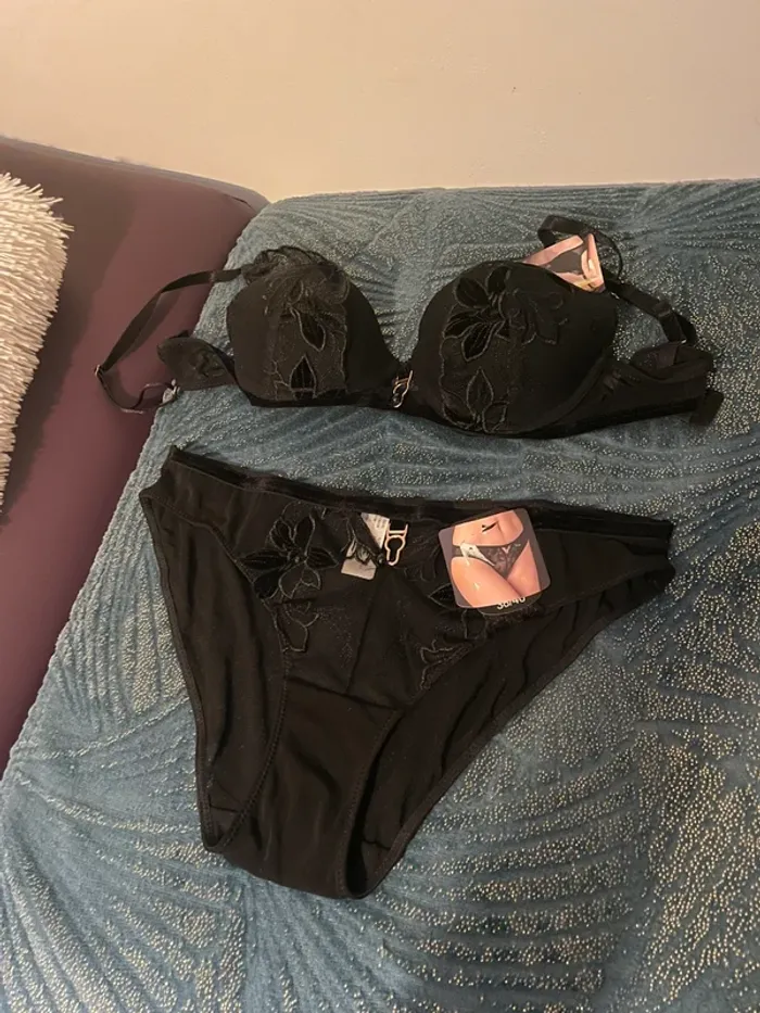 Ensemble lingerie neuf