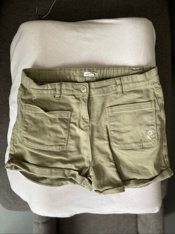 Short kaki