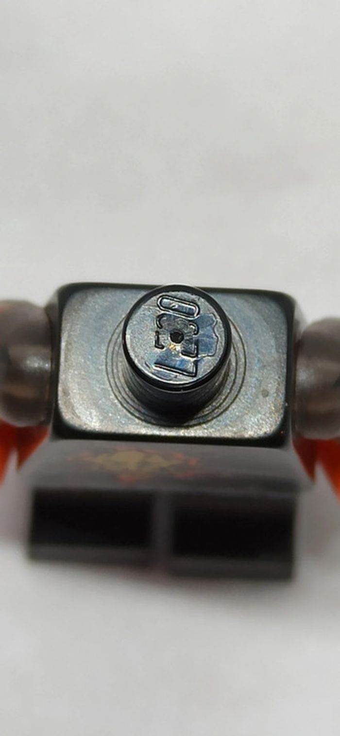 Figurine homme cole lego mains orange - photo numéro 8