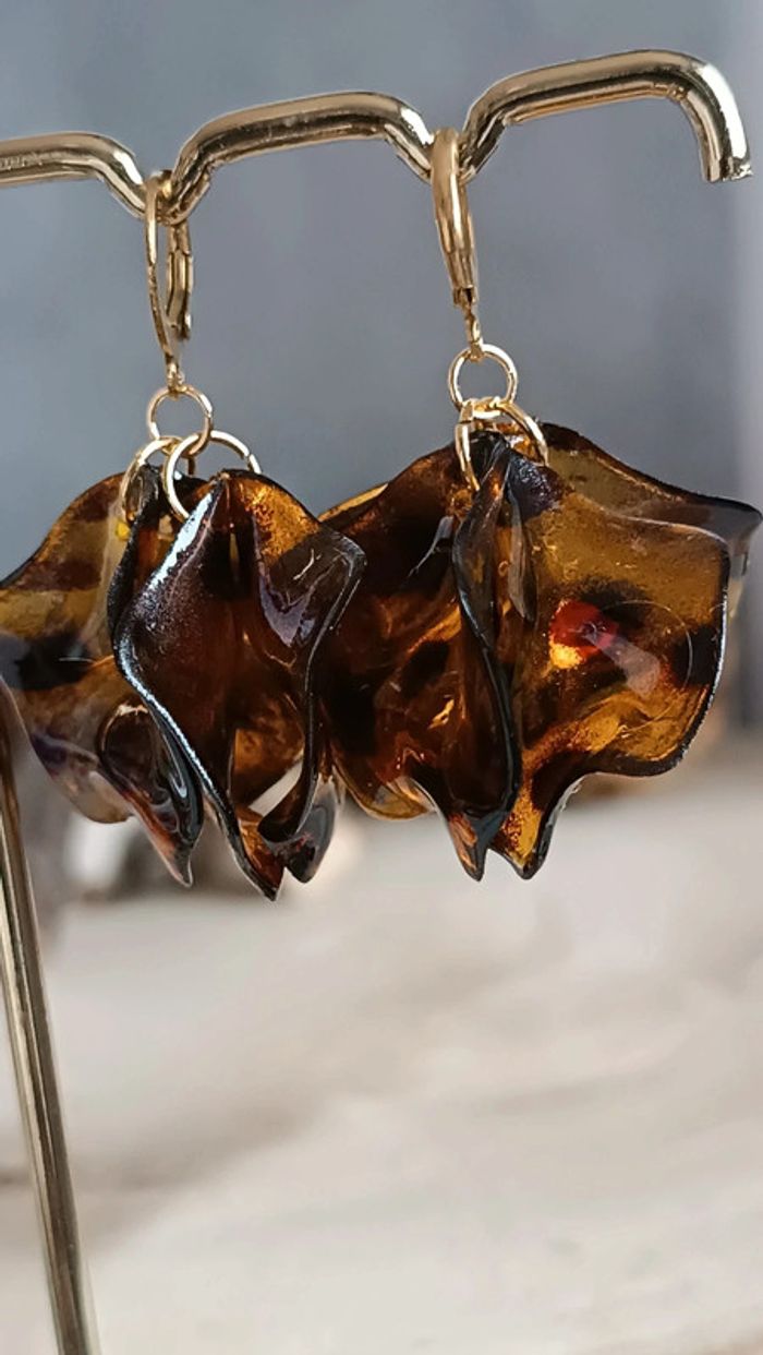 Mini créoles en acier inoxydable et pétales léopard - photo numéro 3