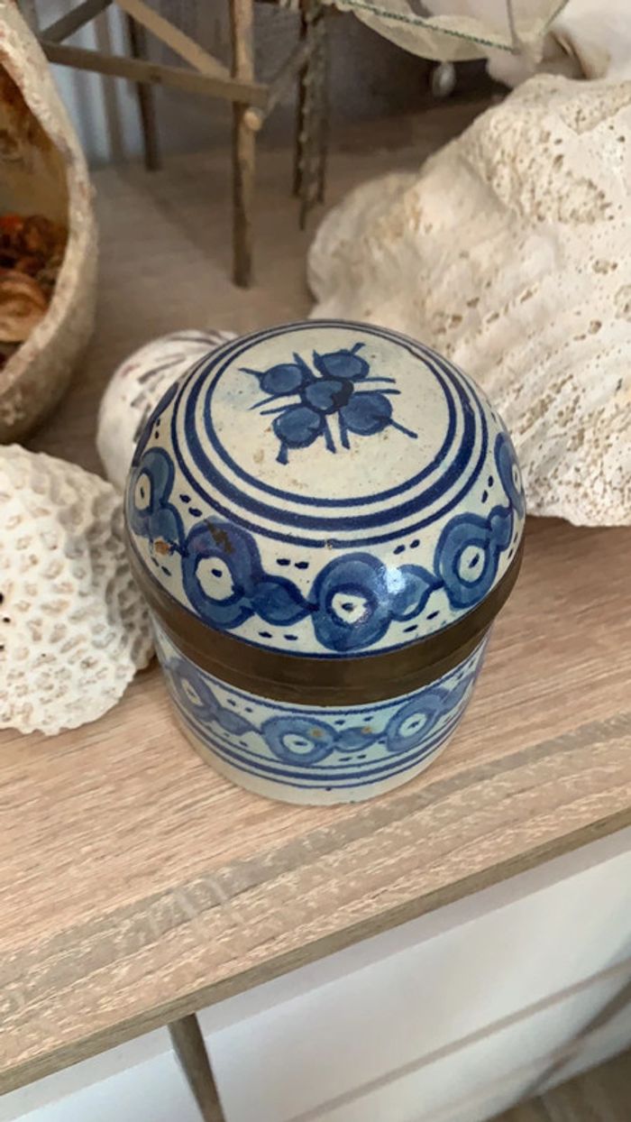 Boîte ancienne artisanale - photo numéro 2