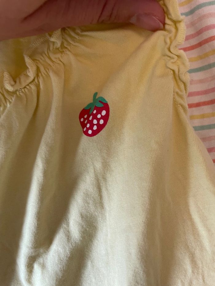 Lot 3 tuniques et 1 short H&M 18/24 mois - photo numéro 7