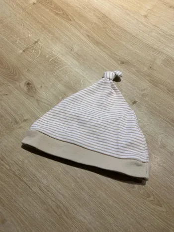 Bonnet de naissance taupe et blanc