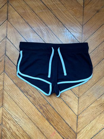 Short noir et blanc taille 34