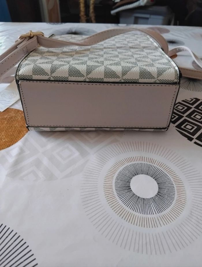 Sac a main avec étiquette neuf - photo numéro 5