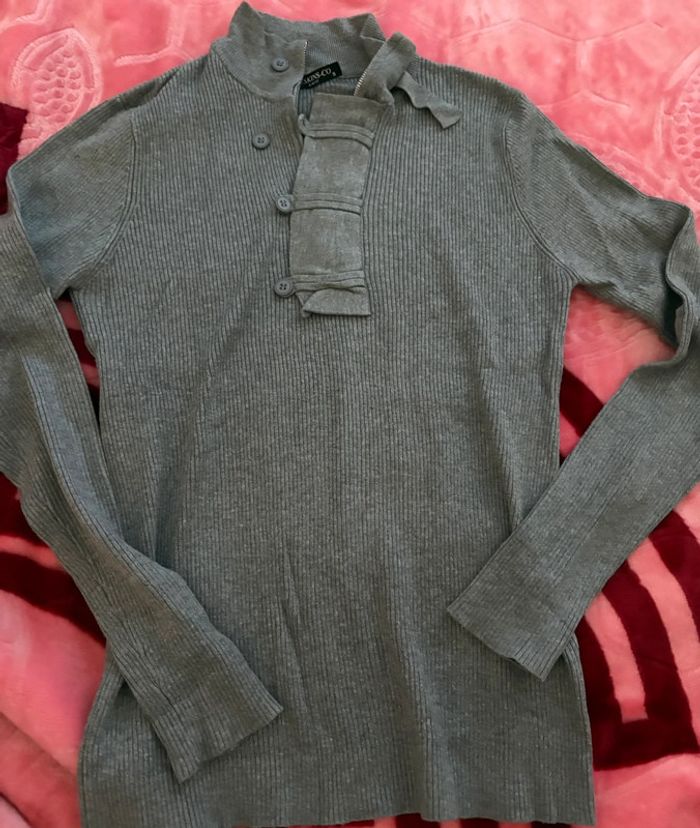 Pull gris à fermeture