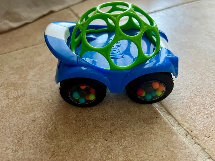 Voiture hochet oball - photo numéro 2