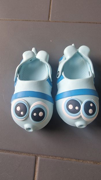 Sandales style Crocs neuves taille 24-25