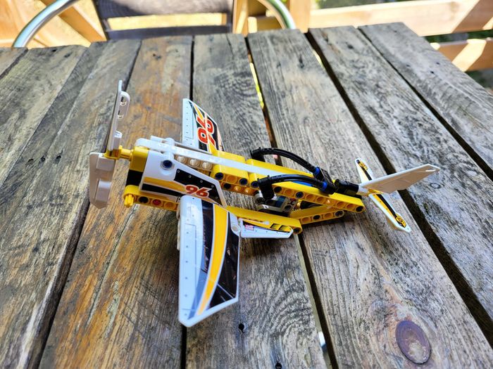 Lego technic 42044 L'avion de chasse 🛩 acrobatique, 2 modèles en 1 boîte, complet+boîte+notices - photo numéro 5