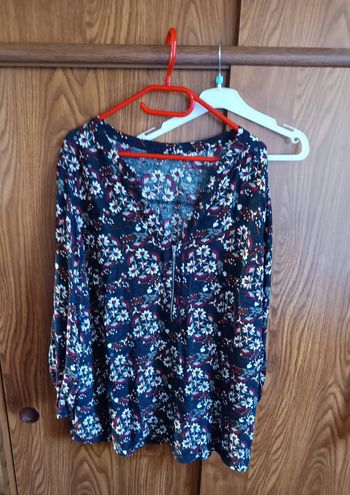 Blouse noir fleuri taille 46/48
