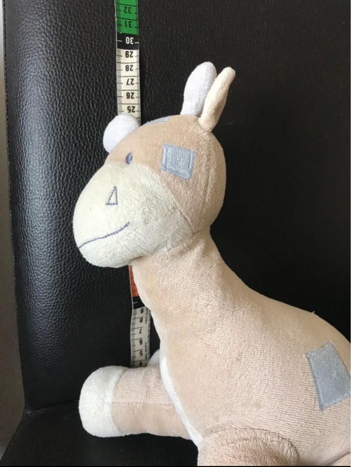 berceuse doudou girafe baby sun excellent état, passée en machine avant l’annonce beige et bleu - photo numéro 5