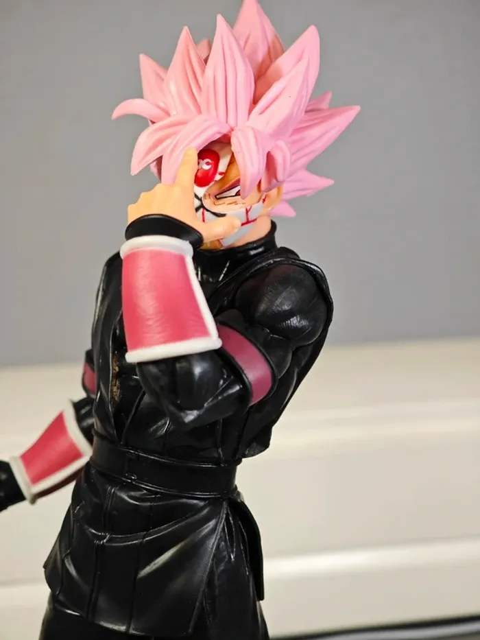 Figurine Dragon Ball Super : Black Goku 26cm neuve sans boîte - photo numéro 3
