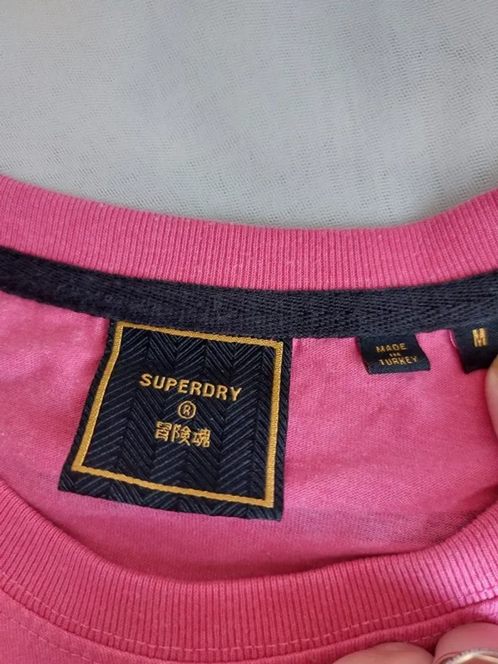 T-shirt Superdry – M – Fuchsia – État : Excellent - photo numéro 6