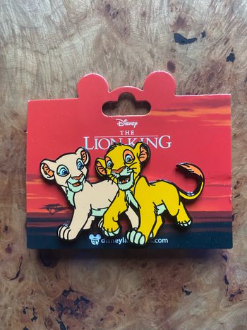 Pin’s Simba et Nala