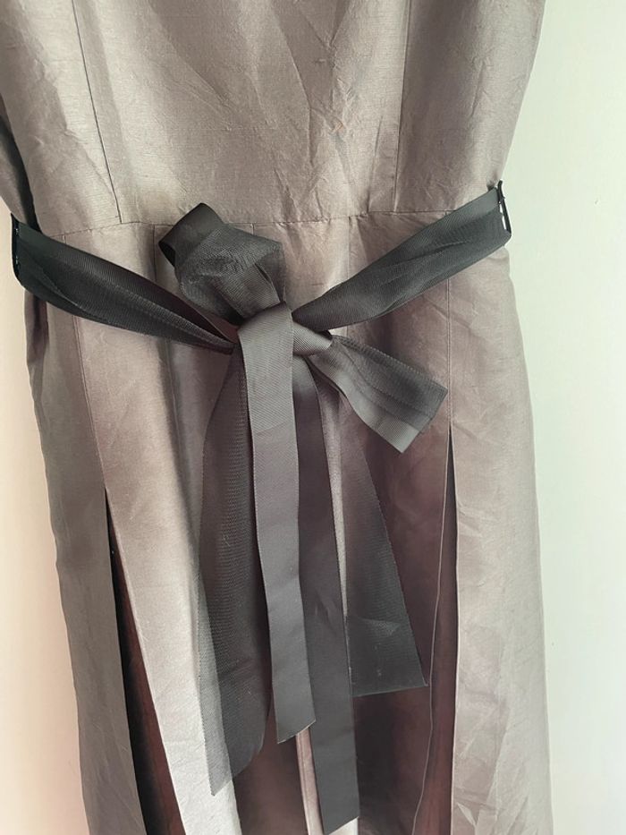 Robe grise en soie Caroll ceinture fleurs - photo numéro 8