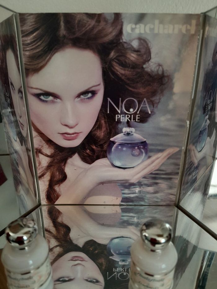 Parfum Cacharel avec Présentoir - photo numéro 8