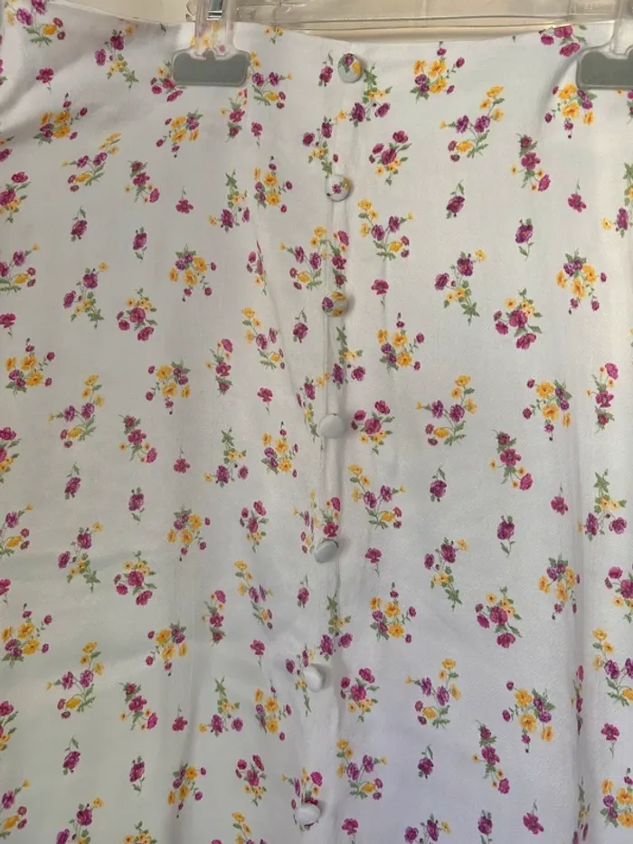 Jupe satin satiné fleuri midi blanc vintage longue satinée blanc printemps rose fleurs motifs fluide - photo numéro 3