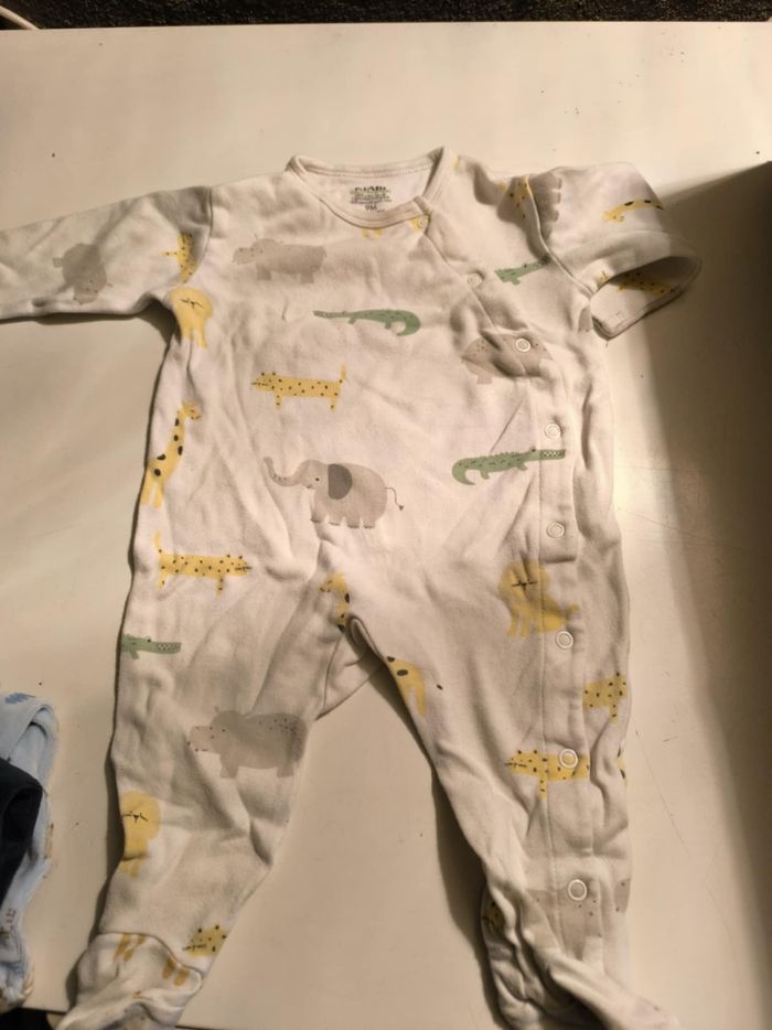 6 pyjamas 9 mois - photo numéro 3