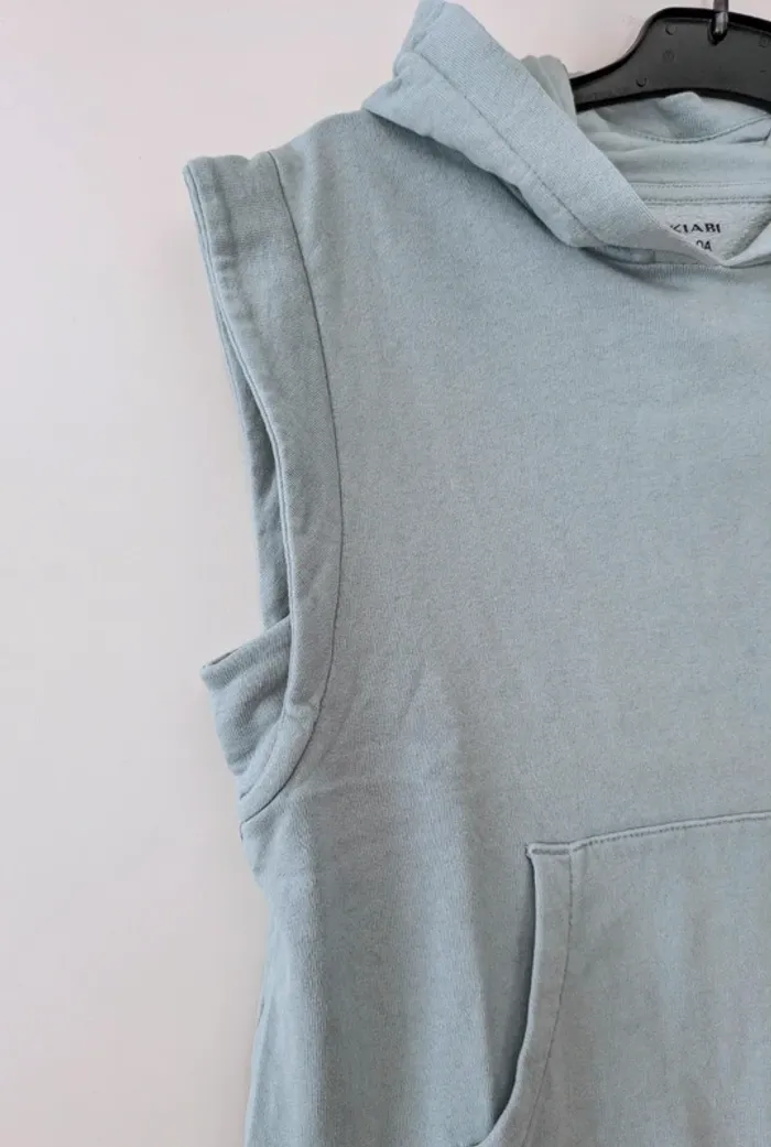 Sweat-shirt à capuche sans manche vert d'eau Très bon état - Kiabi - 10 ans - photo numéro 3