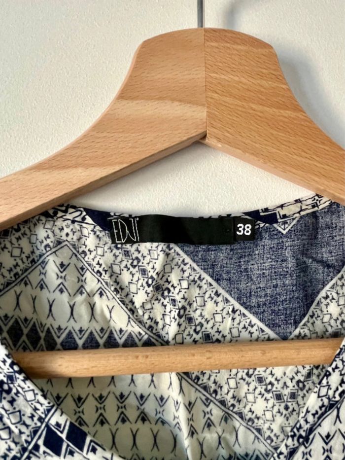 Robe Edji blanche et bleue à motif 38 - photo numéro 2