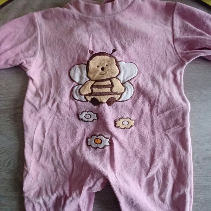 Pyjama 1 pièce taille 6 mois - photo numéro 2