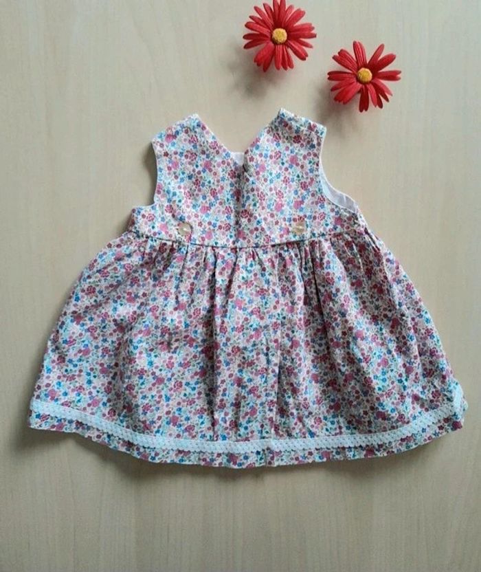 Robe fleurie 3 mois - photo numéro 3