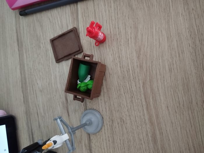 Perroquet playmobil avec objets - photo numéro 3