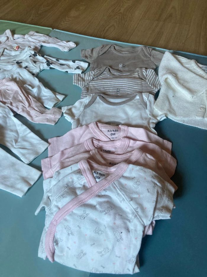 Lot de 14 bodys naissance+pyjama+bonnet+gilet