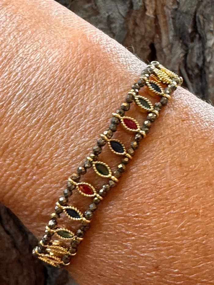 Bracelet manchette fils tissés perles pyrite cristaux losanges serties habaha Paris - photo numéro 7