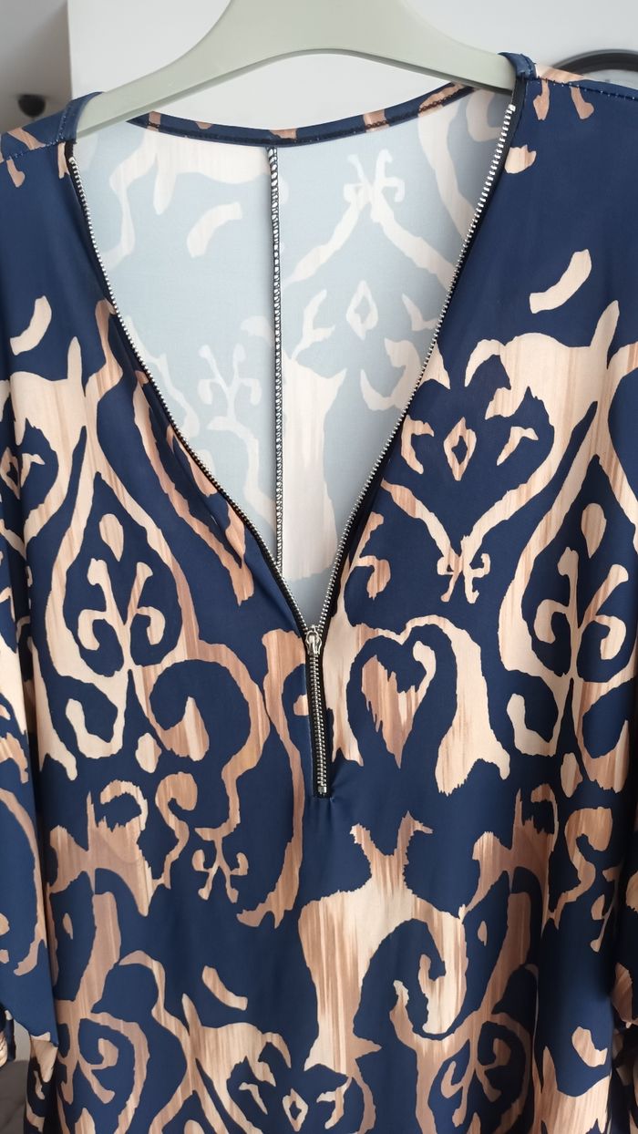 Très jolie tunique habillée T.48 bleu et beige - photo numéro 2