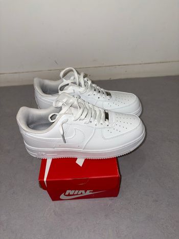 Nike Air Force 1 - Taille 42 - État neuf