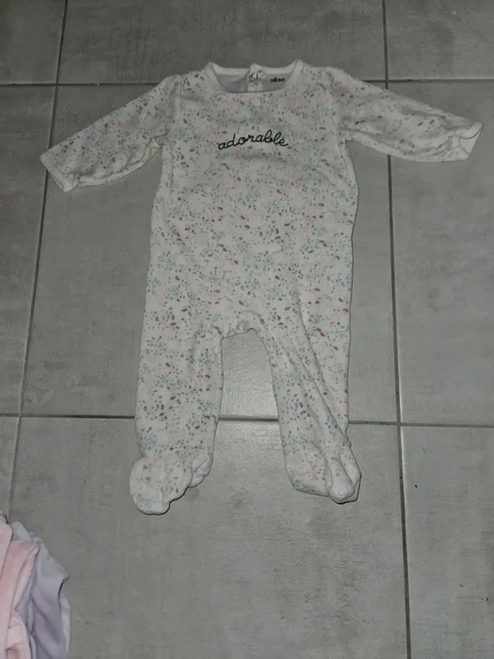 Pyjamas 9 mois - photo numéro 3