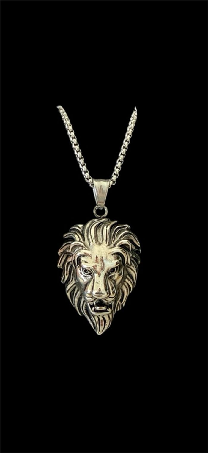 Collier avec pendentif lion - photo numéro 2