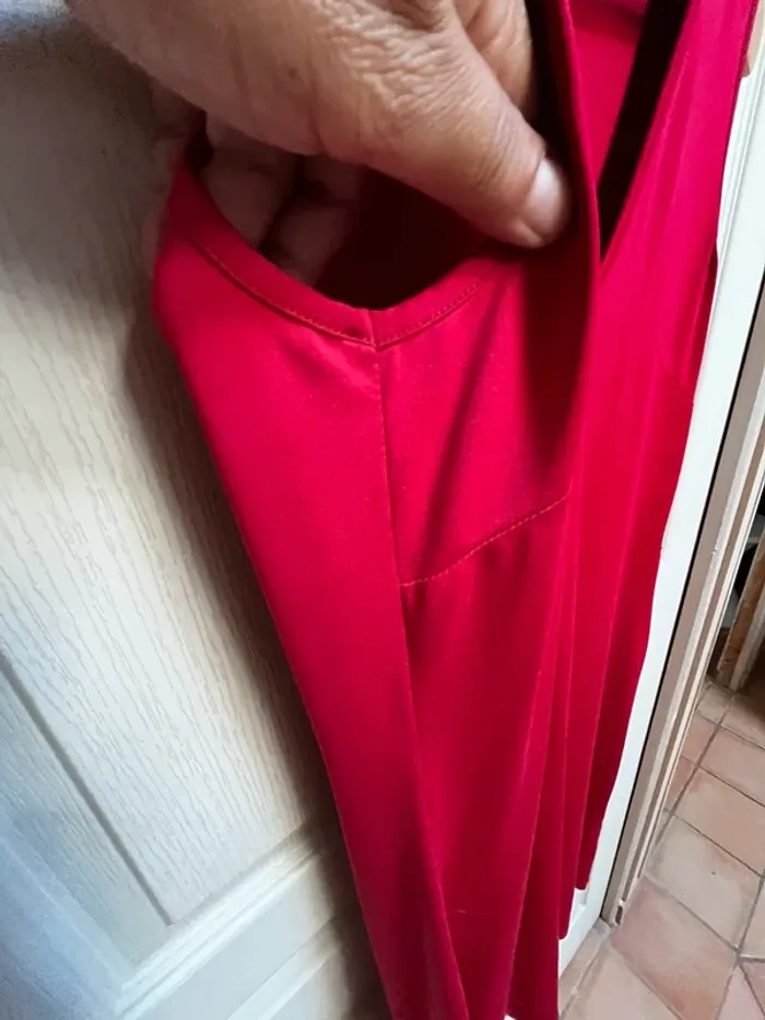 Robe courte Versace -couleur Rouge Cerise - taille 40 - photo numéro 14