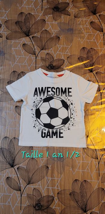 T-shirt taille 1an 1/2  très bon état