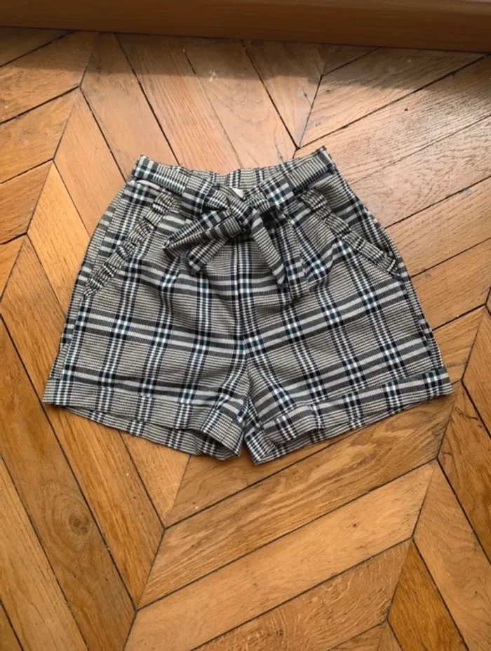 Short taille haute à carreaux