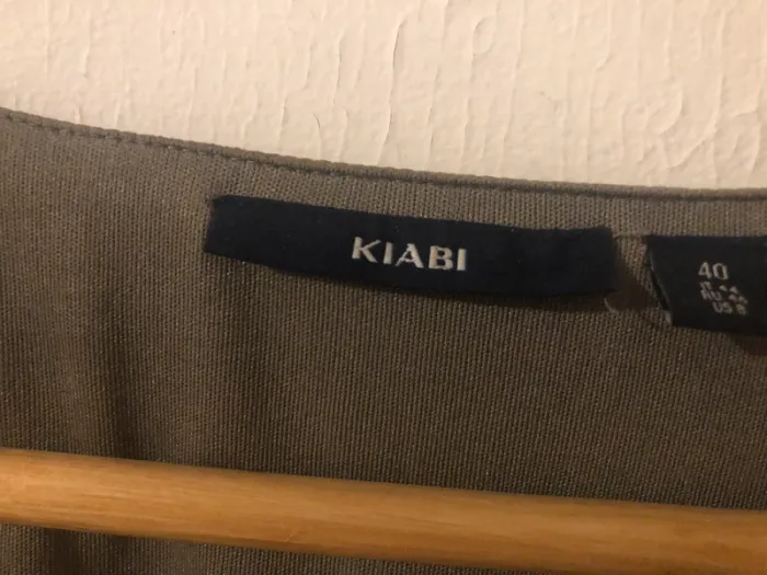 Robe satinée kaki - photo numéro 3