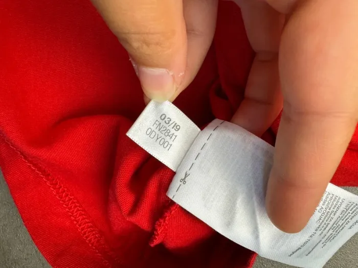 T-shirt Adidas Rouge Logo Brodé Taille M - photo numéro 6