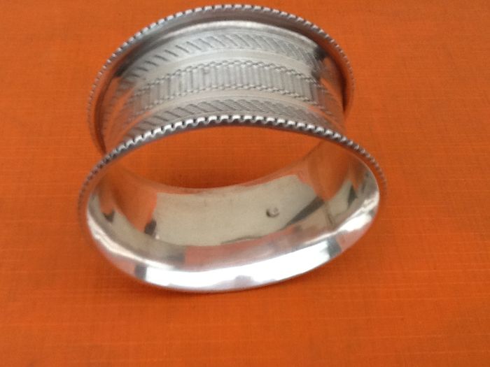 Argent Rond de serviette à décor de frise Poinçon de titre tête de minerve - photo numéro 5