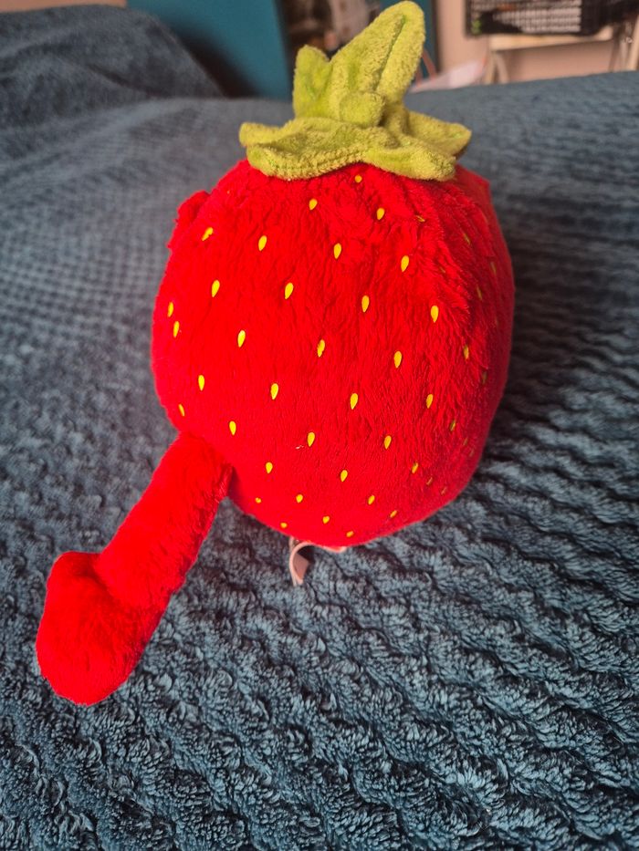 Peluche fraise 🍓 - photo numéro 3