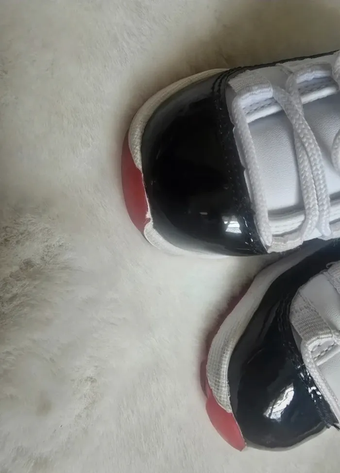Basket Jordan taille 21 - photo numéro 2
