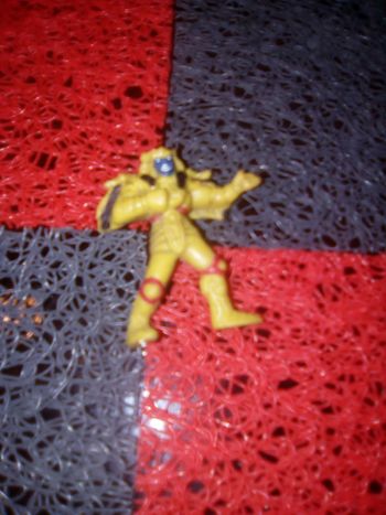 Figurine Saban / Goldar