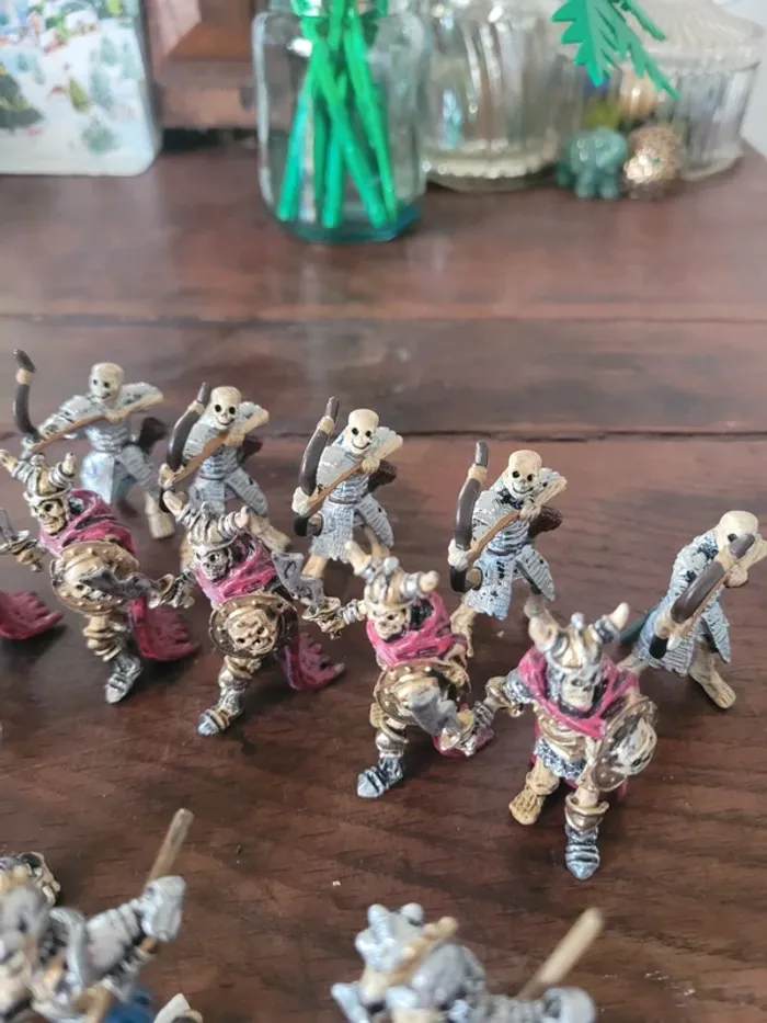 Vends lot de 18 personnages plastoy tubo terres hostiles - photo numéro 5